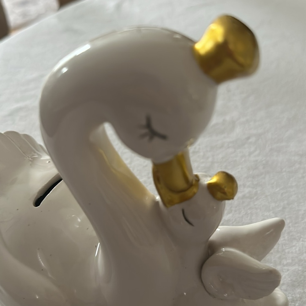 Swan mom and baby white ceramic bank - Picture 4 of 4
